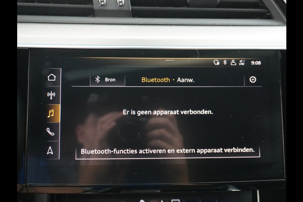 Audi e-tron E-tron 55 Quattro Advanced 95kWh Apple Carplay Android Auto Virtuele buitenspiegels Panorama-dak Adapt.Cruise-Control Navi Ecc L Bang & Olufsen® 4-Zone Airco DAB Matrix-Led Keyless Lmv "20 Bluetooth Tour pakket Niveauregeling