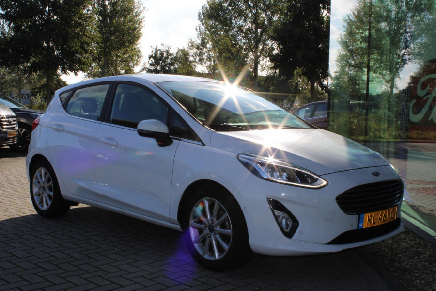 Ford Fiesta 1.0 EcoBoost Titanium | Winterpack | Adaptieve Cruise Control | Navigatie | DAB | Camera | All Season banden | B & O Sound | Climate Control