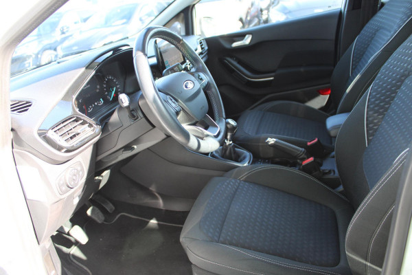 Ford Fiesta 1.0 EcoBoost Titanium | Winterpack | Adaptieve Cruise Control | Navigatie | DAB | Camera | All Season banden | B & O Sound | Climate Control