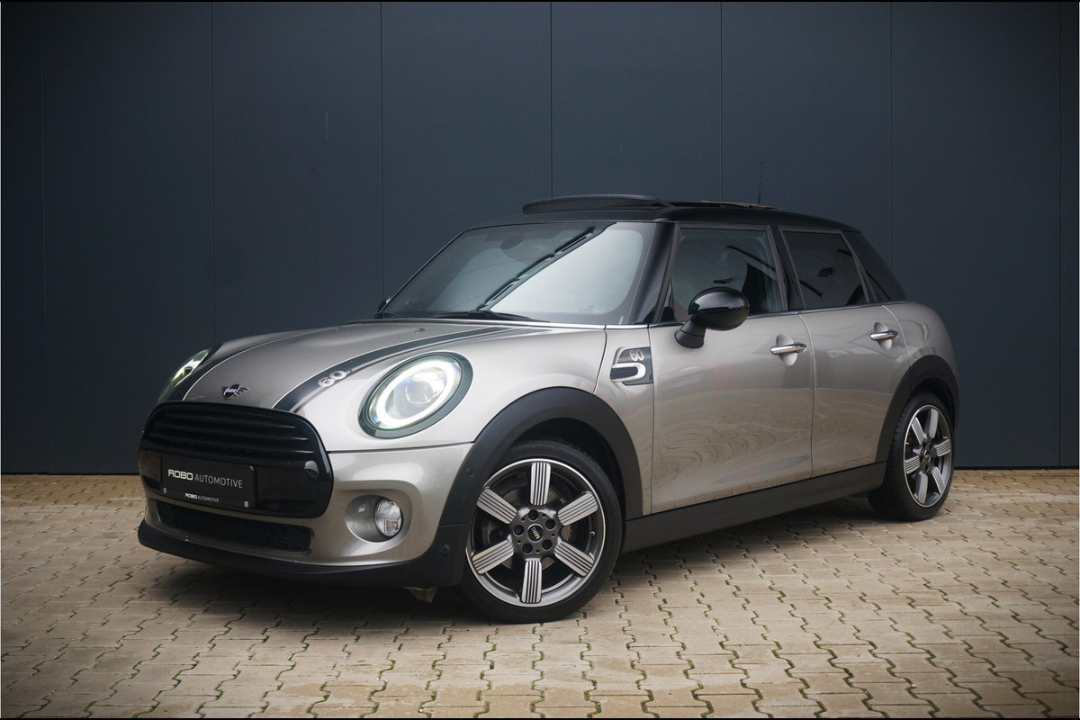 MINI Mini 1.5 Cooper 60 Years Edition | Panoramadak | Harman Kardon | Head-Up Display | Union Jack |  Vol Leder | Keyless | Apple Carplay | *31.876 KM NAP* | Stoelverwarming | H&K | Led | 5 Drs. | PDC | Aut. Airco |