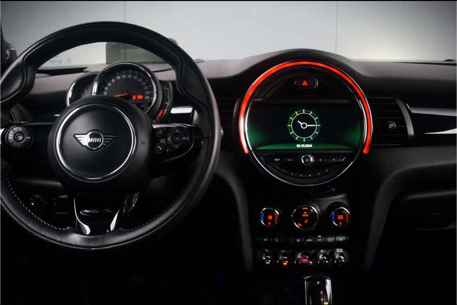 MINI Mini 1.5 Cooper 60 Years Edition | Panoramadak | Harman Kardon | Head-Up Display | Union Jack |  Vol Leder | Keyless | Apple Carplay | *31.876 KM NAP* | Stoelverwarming | H&K | Led | 5 Drs. | PDC | Aut. Airco |