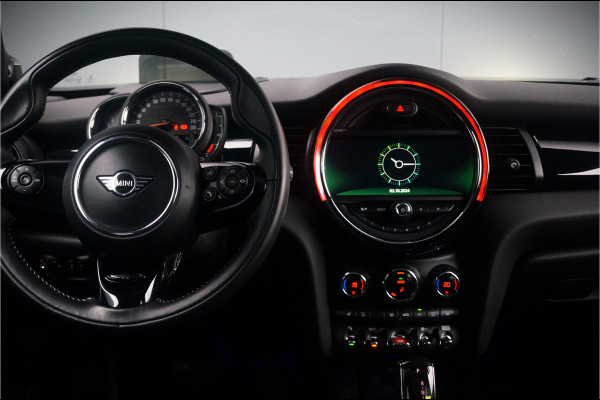 MINI Mini 1.5 Cooper 60 Years Edition | Panoramadak | Harman Kardon | Head-Up Display | Union Jack |  Vol Leder | Keyless | Apple Carplay | *31.876 KM NAP* | Stoelverwarming | H&K | Led | 5 Drs. | PDC | Aut. Airco |