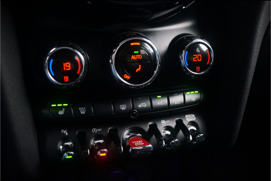 MINI Mini 1.5 Cooper 60 Years Edition | Panoramadak | Harman Kardon | Head-Up Display | Union Jack |  Vol Leder | Keyless | Apple Carplay | *31.876 KM NAP* | Stoelverwarming | H&K | Led | 5 Drs. | PDC | Aut. Airco |