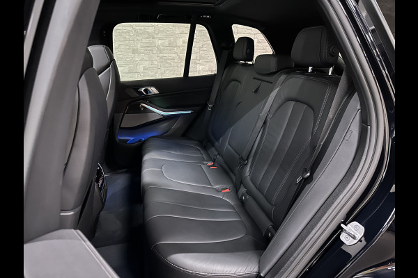 BMW X5 45e M-Performance Seats | 360 View | Panorama | ACC | Laser-LED | Carbon | Keyless | 22'' | Harman-Kardon | Memory | Head-Up | Glaspook | 4-Zone Clima | ISO-Glas | Luchtvering | Sfeerverlichting | Draadloos laden | Carplay |