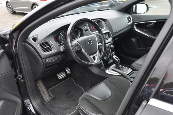 Volvo V40 T3 152PK Automaat R-Design / Cruise Control / Parkeersensoren achter / Bluetooth / navi / Airco / Leder/alcantara bekleding /