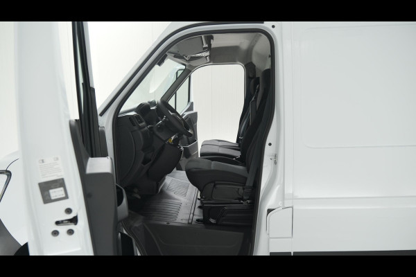 Renault Master T35 2.3 dCi 150 L2H2 Comfort | Direct Leverbaar | Automaat | Camera | Navigatie | Parkeersensoren