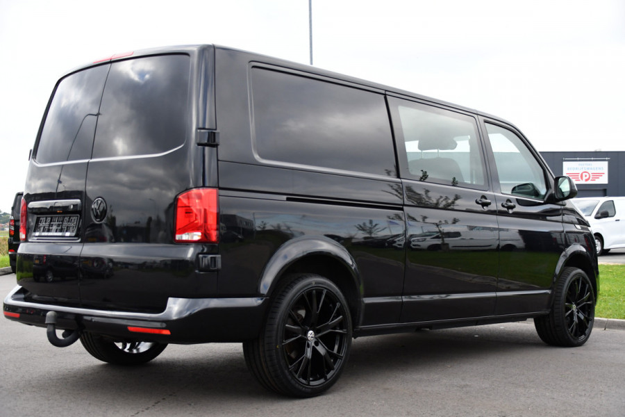 Volkswagen Transporter 2.0 TDI L2H1 DC Highline Black Edition! Cruise, Sensoren, Carplay, 150PK, Led, Automaat, Multimedia, Dubbel Cabine, Uniek!