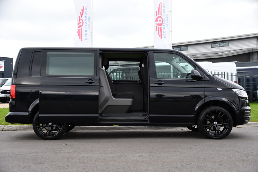 Volkswagen Transporter 2.0 TDI L2H1 DC Highline Black Edition! Cruise, Sensoren, Carplay, 150PK, Led, Automaat, Multimedia, Dubbel Cabine, Uniek!