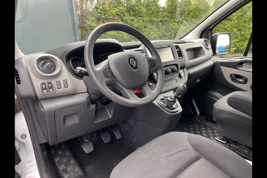 Renault Trafic 1.6 DCI 126 PK / L1H1 / 2x SCHUIFDEUR / AIRCO / CRUISE / TREKHAAK / NAVI / DAKDRAGERS