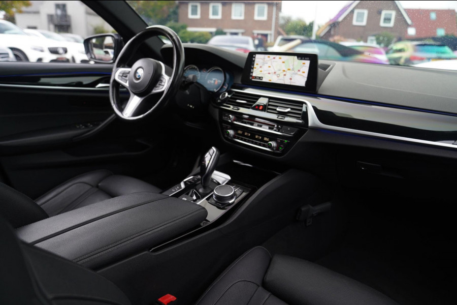 BMW 5 Serie 540i High Executive | M5 | Panorama | 360 cam | Adaptieve Cruise | Sfeerverlichting | Luxe Leder | Stoelkoeling | NAP