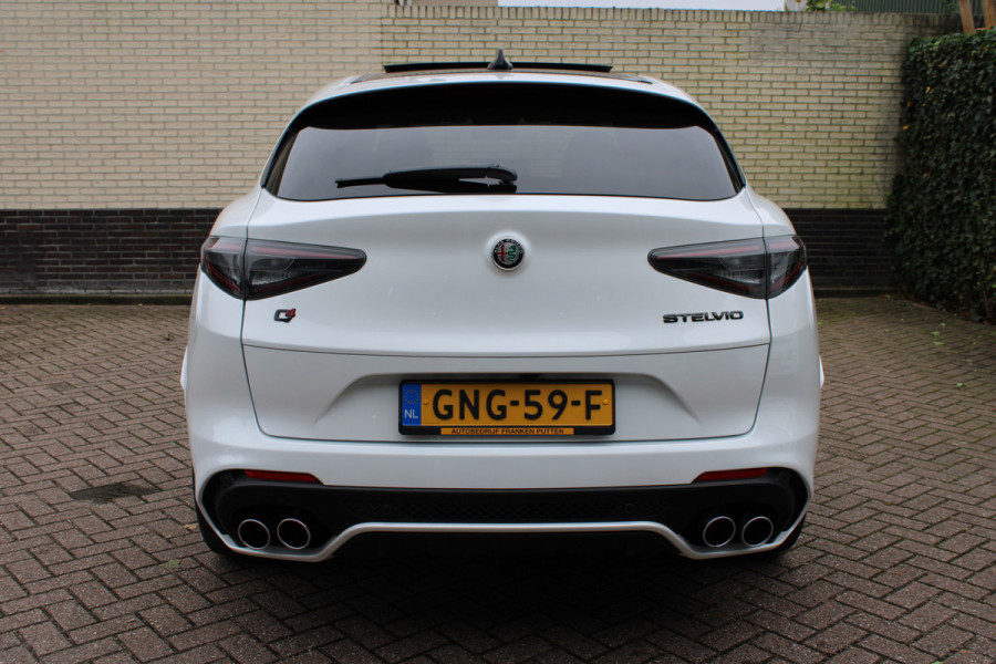 Alfa Romeo Stelvio 2.9 V6 AWD Quadrifoglio 510PK | Full Options | BTW | Bianco Trofeo | Panoramadak | BLIS | Half leder