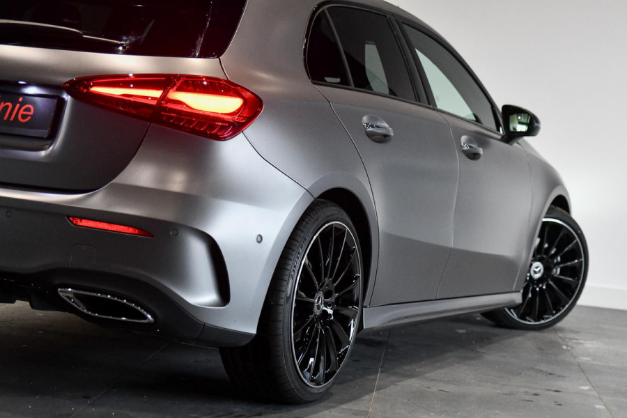 Mercedes-Benz A-Klasse 180 AMG Night ed. Pano, Keyless, Dodeh, Camera, Sfeer!