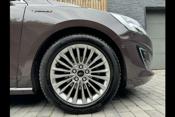 Ford Focus 1.5 EcoBoost Vignale Automaat | Panoramadak | B&O audiosysteem | Trekhaak | Navigatiesysteem | Elektrische bestuurdersstoel | Ad