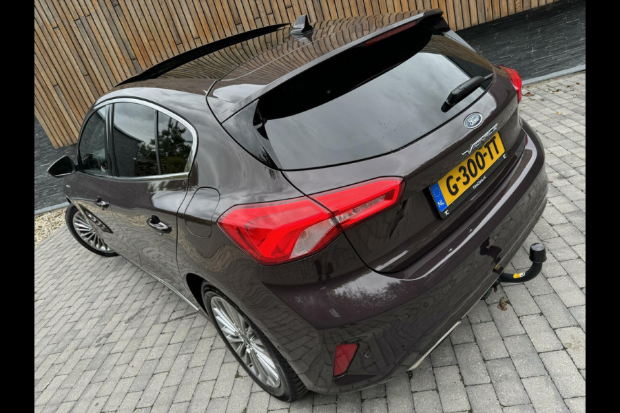 Ford Focus 1.5 EcoBoost Vignale Automaat | Panoramadak | B&O audiosysteem | Trekhaak | Navigatiesysteem | Elektrische bestuurdersstoel | Ad