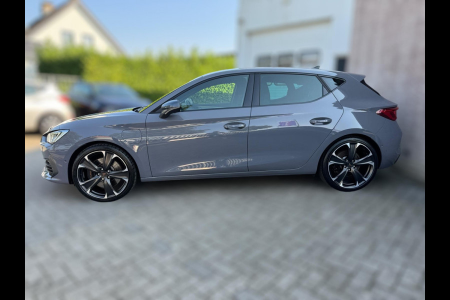 CUPRA Leon 1.4 e-Hybrid VZ Performance PHEV / CAMERA / INPARKEREN / CARPLAY / NARDO GREY / ELEKTR. STOEL MET GEHEUGEN / FULL OPT.