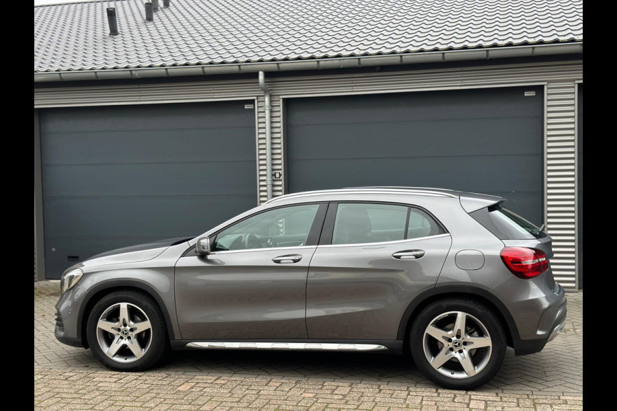 Mercedes-Benz GLA 180 AUTOMAAT BUSINESS SOLUTION AMG STYLING,26000 KM, TREKHAAK,NEDERLANDSE AUTO MET NAP