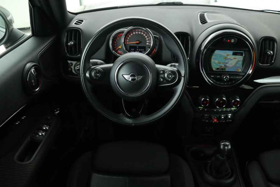 MINI Countryman 1.5 Cooper Chili | Stoelverwarming | PDC | Navigatie | Half leder | Full LED | Keyless | Bluetooth | Climate control | Cruise control