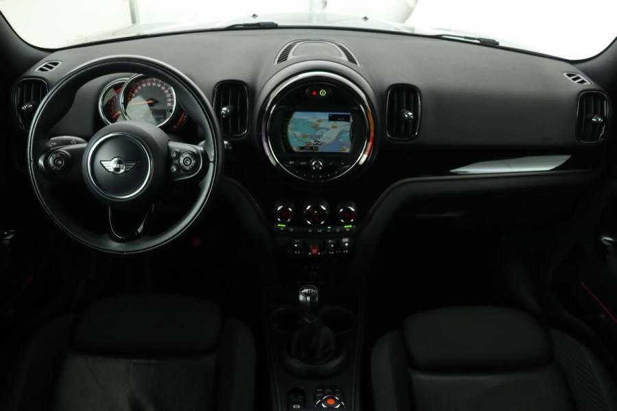 MINI Countryman 1.5 Cooper Chili | Stoelverwarming | PDC | Navigatie | Half leder | Full LED | Keyless | Bluetooth | Climate control | Cruise control