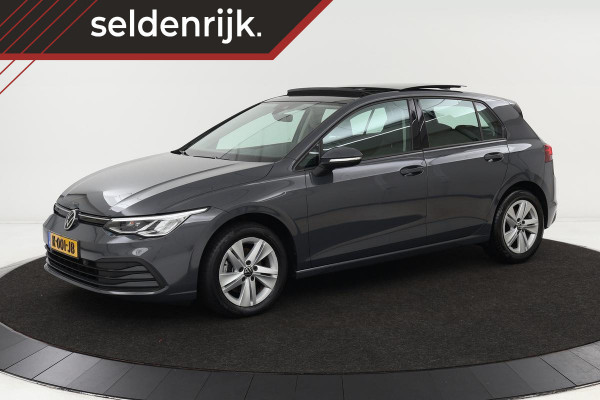 Volkswagen Golf 1.5 TSI Life | Panoramadak | Camera | Stoel & Stuurverwarming | Climate control | Carplay | Full LED | Adaptive Cruise | DAB+