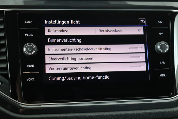 Volkswagen T-Roc 2.0 TSI 4Motion Sport | R-Line | Panoramadak | Stoelverwarming | Carplay | Alcantara | Navigatie | DAB+ | Full LED