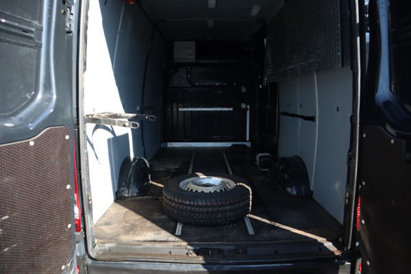 Iveco Daily 35S14V 2.3 352 H3 L- Navigatie, L3 H3, Trekhaak, Airco