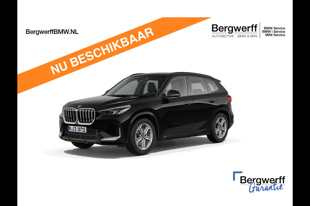 BMW iX1 xDrive30 - Trekhaak - Driving + Parking Ass - Stoelverwarming - Adaptief onderstel