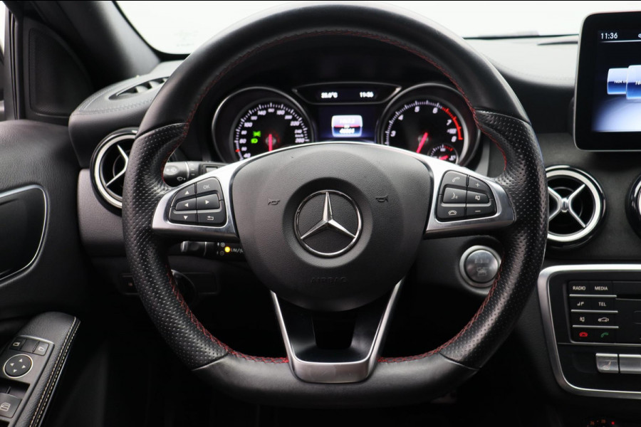 Mercedes-Benz A-Klasse 180 Business Solution AMG Leder Camera Diamontgrill