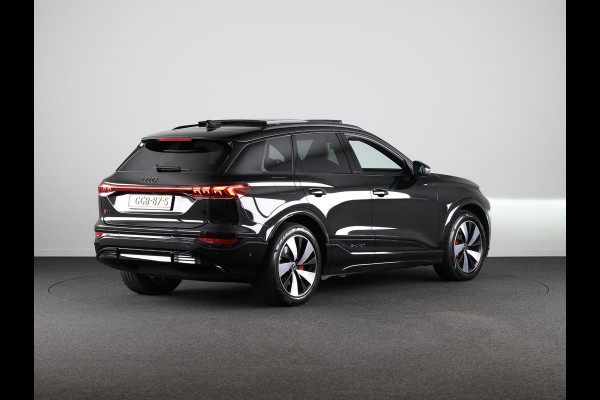 Audi Q6 e-tron First edition Plus 100 kWh 388pk | Panoramadak | B&O Soundsystem |  MMI bijrijdersscherm | inch lichtmetalen velgen |