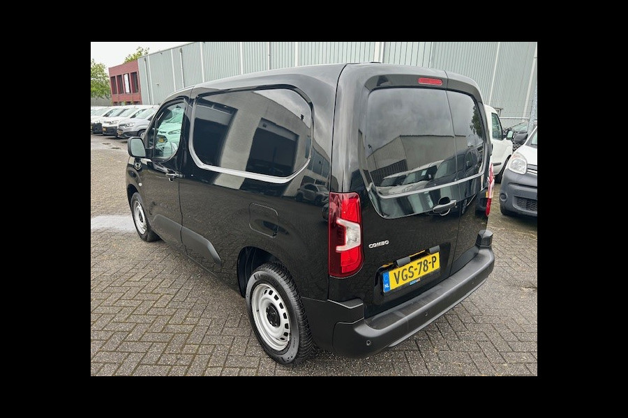 Opel Combo 1.5D L1H1 Edition AIRCO I NAVIGATIE I MULTIMEDIA I PDC ACHTER I 1e EIGENAAR I COMPLETE ONDERHOUDSHISTORIE