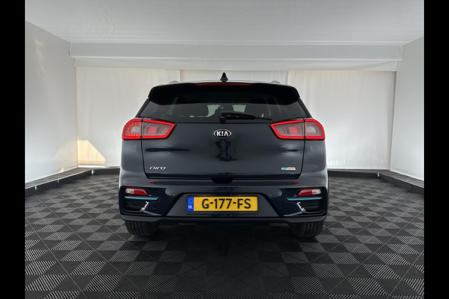 Kia e-Niro ExecutiveLine 64 kWh (INCL-BTW) Aut. *FULL-LEATHER | JBL-AUDIO | FULL-LED | NAVI-FULLMAP | DAB | ADAPT.CRUISE | CAMERA | MEMORY-PACK | LANE-ASSIST | KEYLESS | DIGI-COCKPIT | SHIFT-PADDLES | COMFORT-SEATS | 17"ALU