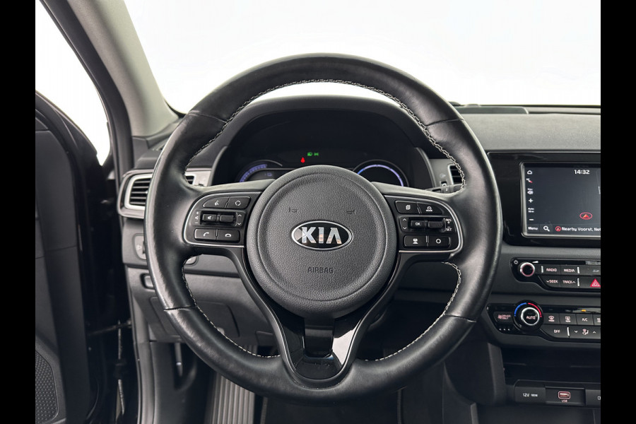 Kia e-Niro ExecutiveLine 64 kWh (INCL-BTW) Aut. *FULL-LEATHER | JBL-AUDIO | FULL-LED | NAVI-FULLMAP | DAB | ADAPT.CRUISE | CAMERA | MEMORY-PACK | LANE-ASSIST | KEYLESS | DIGI-COCKPIT | SHIFT-PADDLES | COMFORT-SEATS | 17"ALU