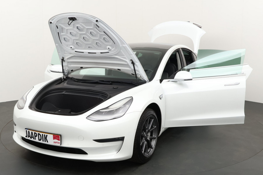 Tesla Model 3 BWJ 11-2019 351PK Long Range 75 kWh | AWD | LEER | PANO DAK | STOELVERW | NAVI | CLIMA | 18'' LMV |