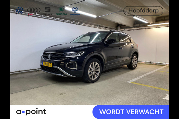 Volkswagen T-Roc 1.5 TSI Life 150 pk Automaat (DSG) | Verlengde garantie | Navigatie | Trekhaak afneembaar | Parkeersensoren (Park assist) | Achteruitrijcamera | Adaptieve cruise control |