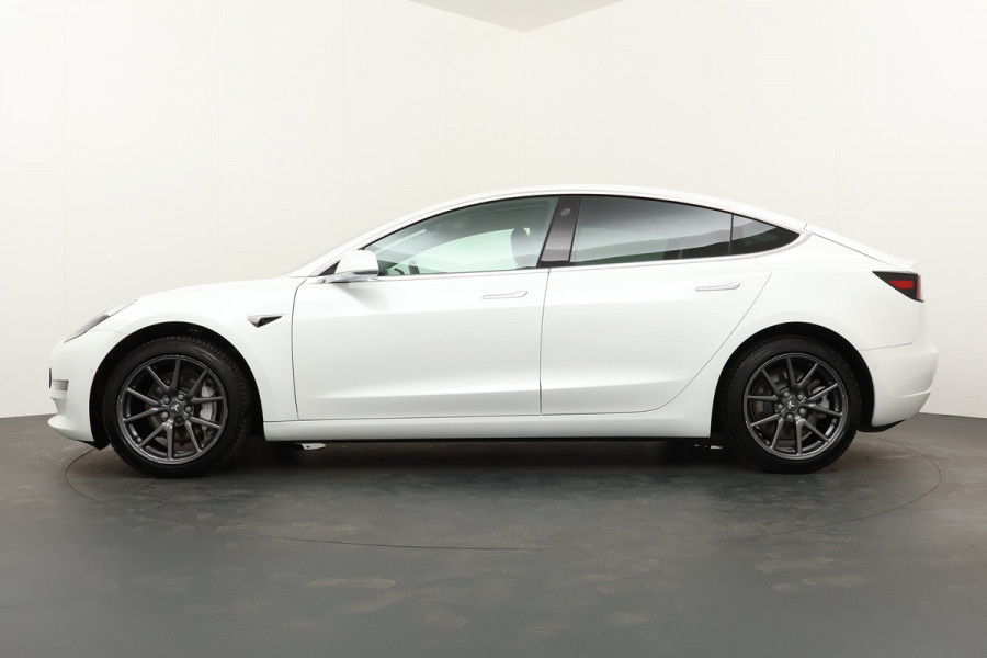 Tesla Model 3 BWJ 11-2019 351PK Long Range 75 kWh | AWD | LEER | PANO DAK | STOELVERW | NAVI | CLIMA | 18'' LMV |