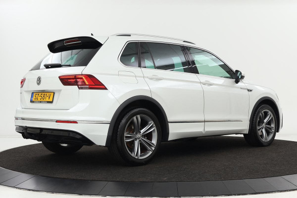 Volkswagen Tiguan 1.4 TSI Highline R | Trekhaak | Carplay | Alcantara | Active Info Display | Full LED | Navigatie | PDC | Adaptive Cruise | DAB+ | R-Line