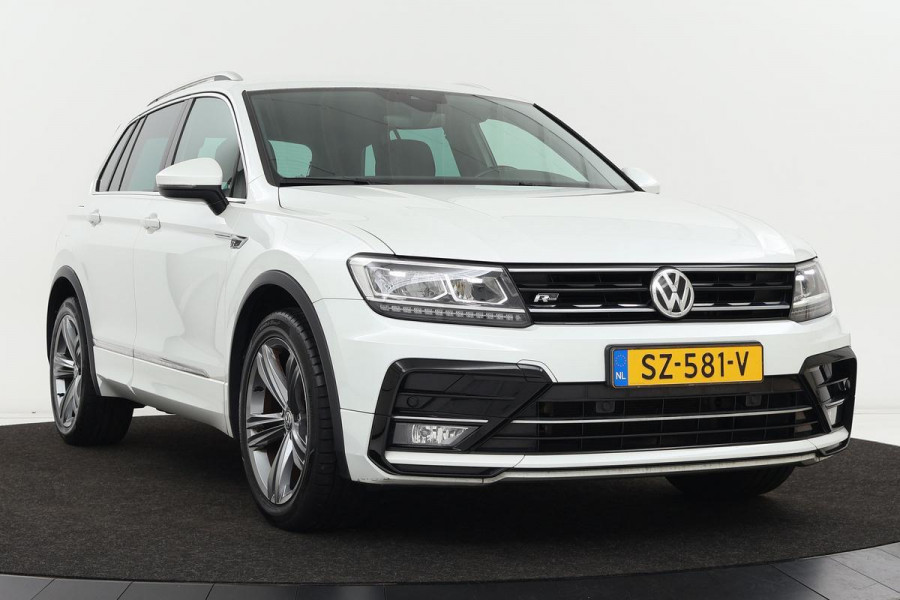 Volkswagen Tiguan 1.4 TSI Highline R | Trekhaak | Carplay | Alcantara | Active Info Display | Full LED | Navigatie | PDC | Adaptive Cruise | DAB+ | R-Line