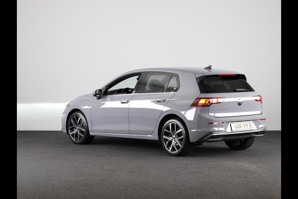 Volkswagen Golf 1.5 eHybrid 50 Edition 204PK PHEV| Automaat (DSG) | Navigatie | Camera | Stoelverwarming | 18 Inch