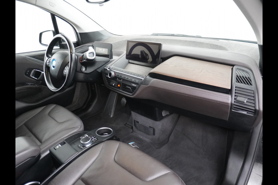 BMW i3 S 120Ah 42kWh Road-Style Edition Navi Ecc Warmtepomp Camera Leder Keyless DAB Regen-Licht Sensor LMV Bluetooth Comfort Access Verwarmde voorstoelen Connected services