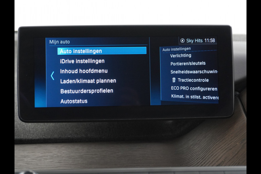 BMW i3 S 120Ah 42kWh Road-Style Edition Navi Ecc Warmtepomp Camera Leder Keyless DAB Regen-Licht Sensor LMV Bluetooth Comfort Access Verwarmde voorstoelen Connected services