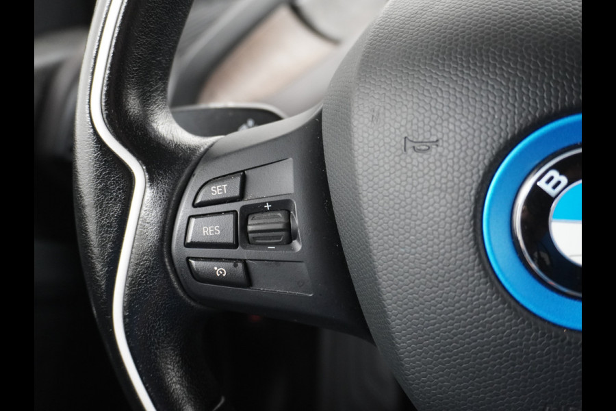 BMW i3 S 120Ah 42kWh Road-Style Edition Navi Ecc Warmtepomp Camera Leder Keyless DAB Regen-Licht Sensor LMV Bluetooth Comfort Access Verwarmde voorstoelen Connected services