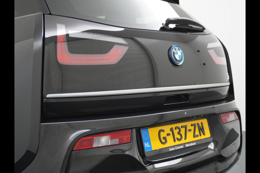 BMW i3 S 120Ah 42kWh Road-Style Edition Navi Ecc Warmtepomp Camera Leder Keyless DAB Regen-Licht Sensor LMV Bluetooth Comfort Access Verwarmde voorstoelen Connected services