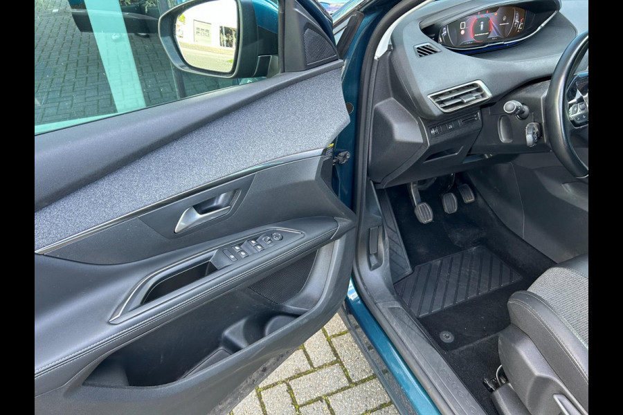 Peugeot 5008 1.2 Turbo 130pk Allure Premium - Navi - Trekhaak - Parkeerhulp - Org.NL-NAP