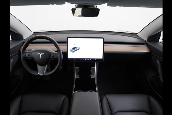 Tesla Model 3 Long Range RWD 75kWh 325PK Achterwielaandrijving Leder Premium-l.s. PanoDak Adaptive cruise 18" Camera's Elektr.-Stuur+Stoelen+S Navi full map LED-a+v ACC Dual-ECC DAB Voorverwarmen interieur via App Keyless via Telefoonsleutel One-Pedal-Drive Orgineel NL Auto Achterwielaandrijving, lager in de wegenbelasting, meer rijbereik door lager gewicht!