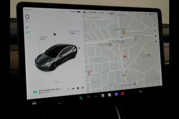 Tesla Model 3 Long Range RWD 75kWh 325PK Achterwielaandrijving Leder Premium-l.s. PanoDak Adaptive cruise 18" Camera's Elektr.-Stuur+Stoelen+S Navi full map LED-a+v ACC Dual-ECC DAB Voorverwarmen interieur via App Keyless via Telefoonsleutel One-Pedal-Drive Orgineel NL Auto Achterwielaandrijving, lager in de wegenbelasting, meer rijbereik door lager gewicht!