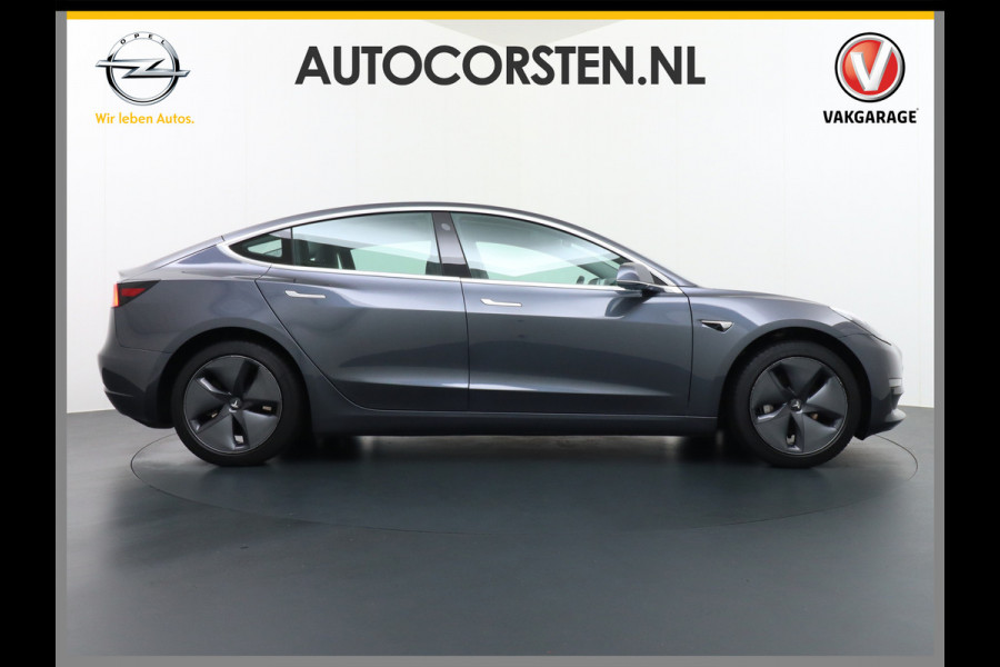 Tesla Model 3 Long Range RWD 75kWh 325PK Achterwielaandrijving Leder Premium-l.s. PanoDak Adaptive cruise 18" Camera's Elektr.-Stuur+Stoelen+S Navi full map LED-a+v ACC Dual-ECC DAB Voorverwarmen interieur via App Keyless via Telefoonsleutel One-Pedal-Drive Orgineel NL Auto Achterwielaandrijving, lager in de wegenbelasting, meer rijbereik door lager gewicht!