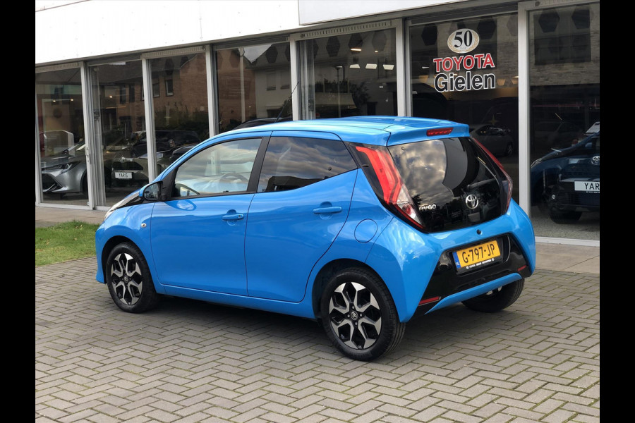 Toyota Aygo 1.0 VVT-i 72pk X-Cite | Lichtmetalen velgen, Privcay Glass, Apple CarPlay/Android Auto, Climate control, Eerste eigenaar