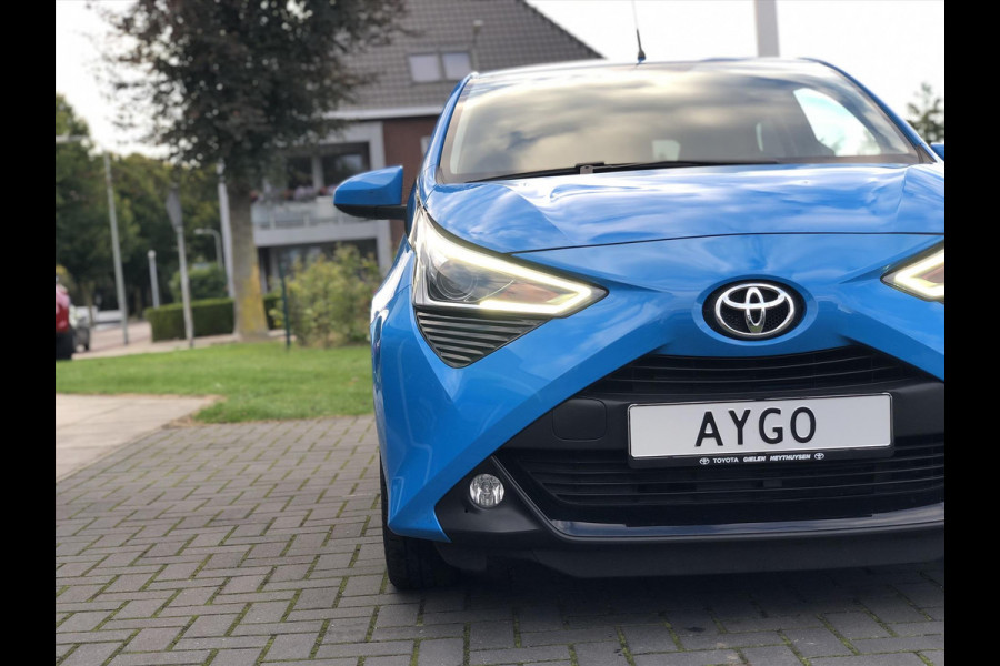 Toyota Aygo 1.0 VVT-i 72pk X-Cite | Lichtmetalen velgen, Privcay Glass, Apple CarPlay/Android Auto, Climate control, Eerste eigenaar