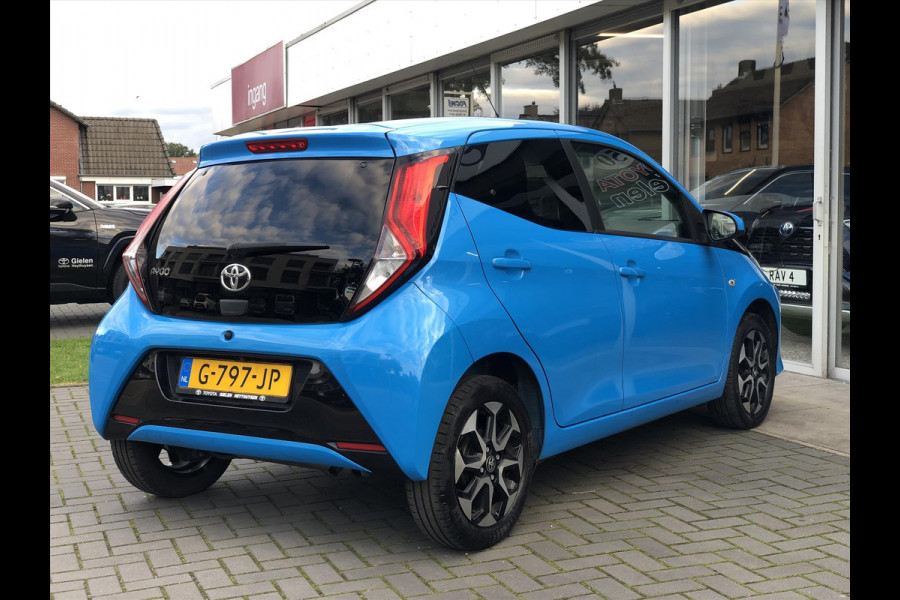 Toyota Aygo 1.0 VVT-i 72pk X-Cite | Lichtmetalen velgen, Privcay Glass, Apple CarPlay/Android Auto, Climate control, Eerste eigenaar