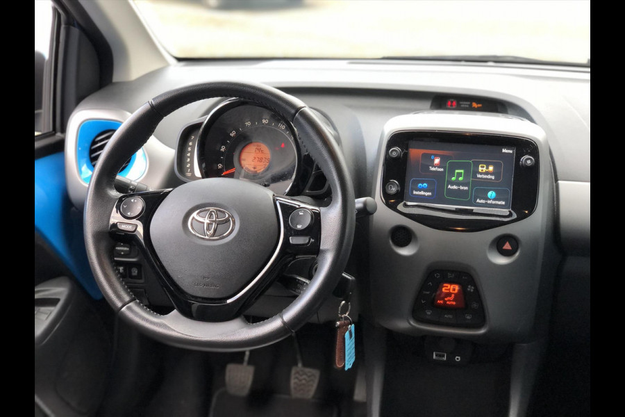 Toyota Aygo 1.0 VVT-i 72pk X-Cite | Lichtmetalen velgen, Privcay Glass, Apple CarPlay/Android Auto, Climate control, Eerste eigenaar