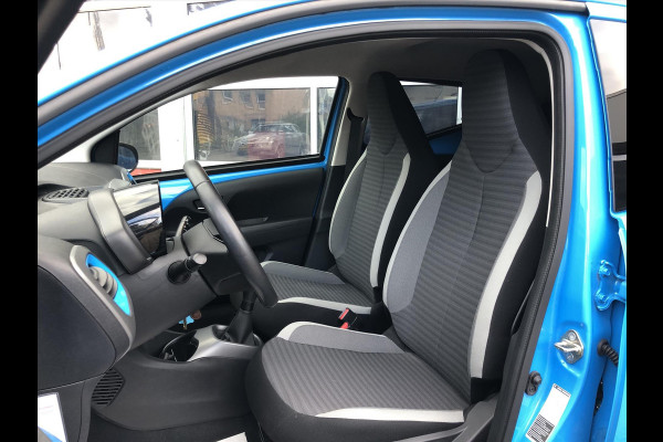 Toyota Aygo 1.0 VVT-i 72pk X-Cite | Lichtmetalen velgen, Privcay Glass, Apple CarPlay/Android Auto, Climate control, Eerste eigenaar